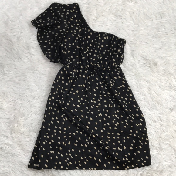 Francesca's Collections Dresses & Skirts - Francescas One Shoulder Dotted Dress